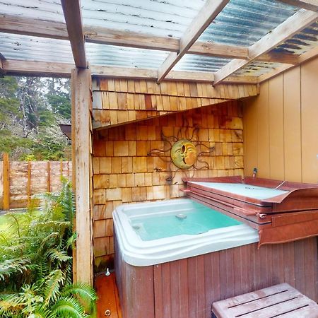 The Getaway Villa Tillicum Beach Buitenkant foto