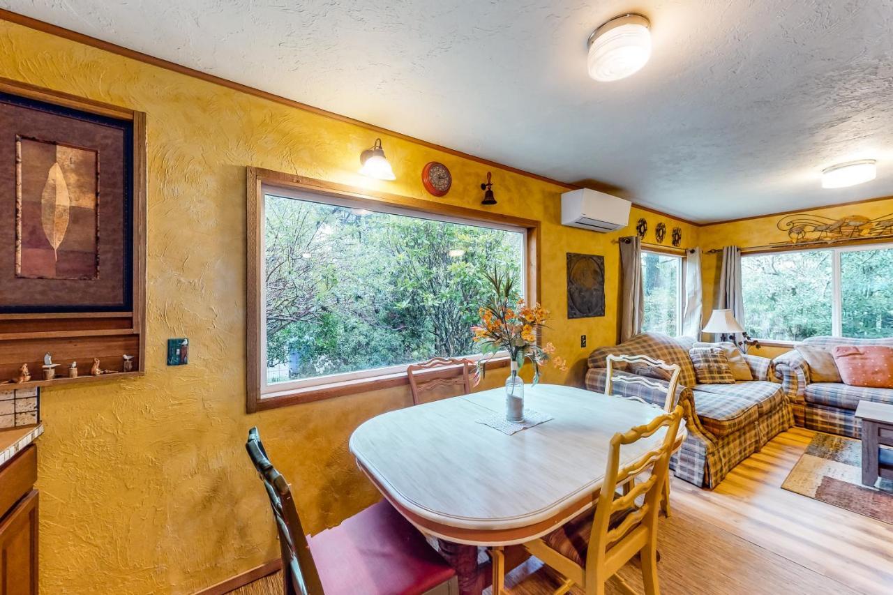 The Getaway Villa Tillicum Beach Buitenkant foto