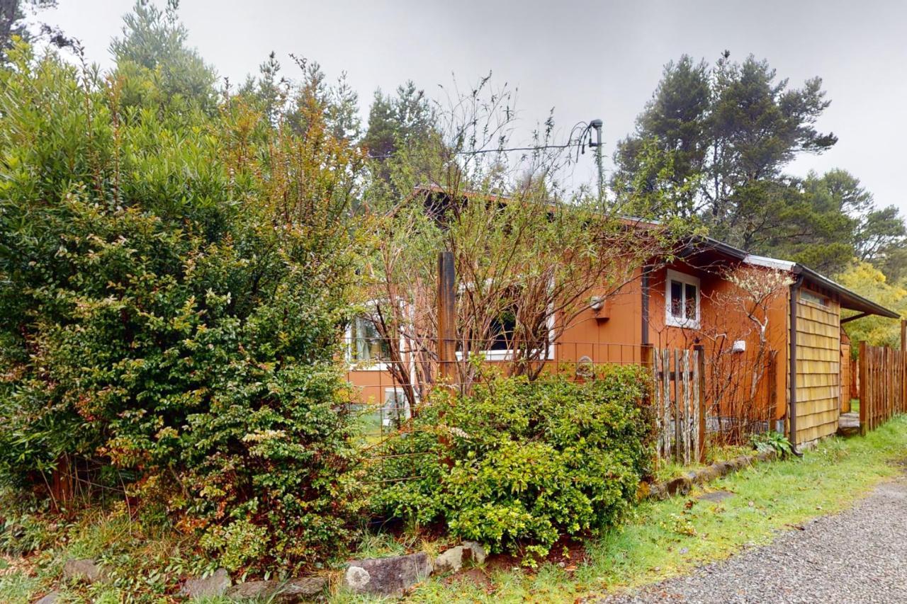 The Getaway Villa Tillicum Beach Buitenkant foto