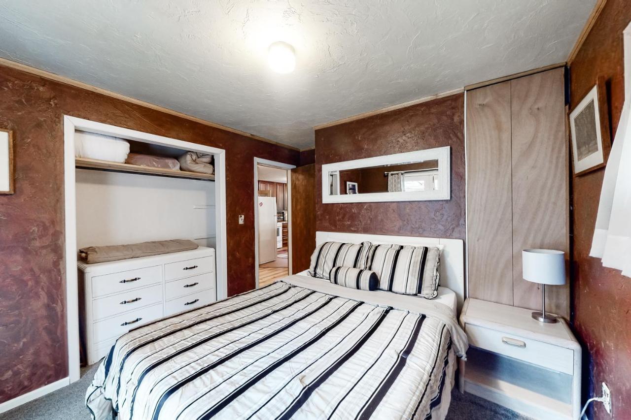The Getaway Villa Tillicum Beach Buitenkant foto